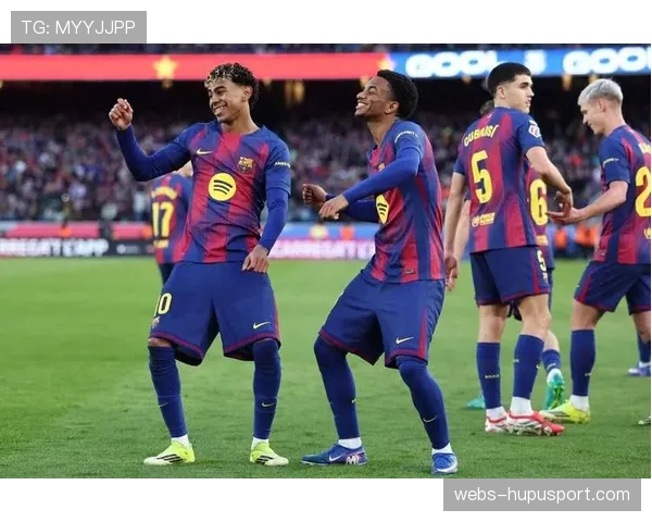 特写：看台死寂，伯纳乌主场球迷目睹巴萨打入第二球